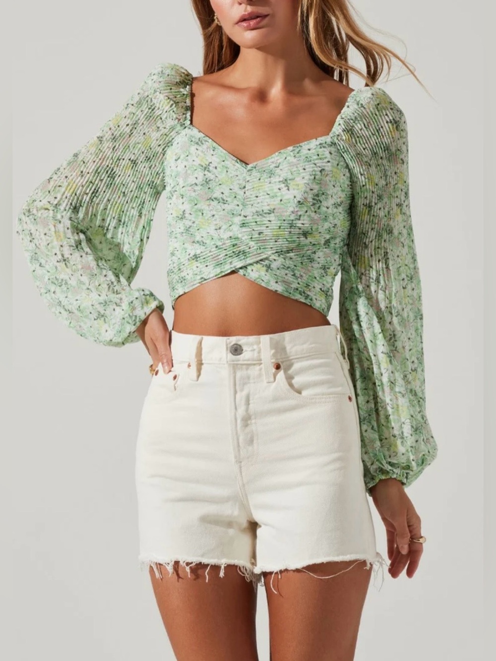 ASTR THE LABEL - Bonnie Long Sleeve Cropped Top Size M